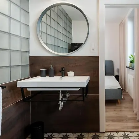 Apartment Designer Old Town Next To Hockey Stadium *